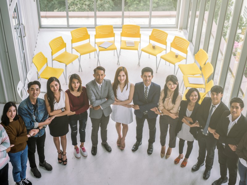 Người chơi đang xem xét các quy tắc cá cược có trách nhiệm trên RIK88